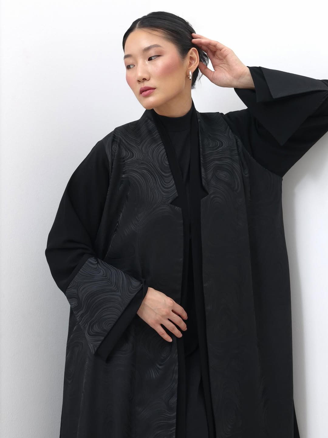 SH242 - الاسود